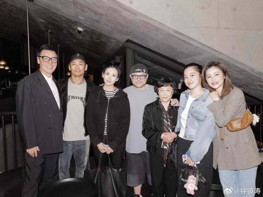 邱淑貞與沈嘉偉早前出席《上海之夜》,與鍾鎮濤等好友見面。