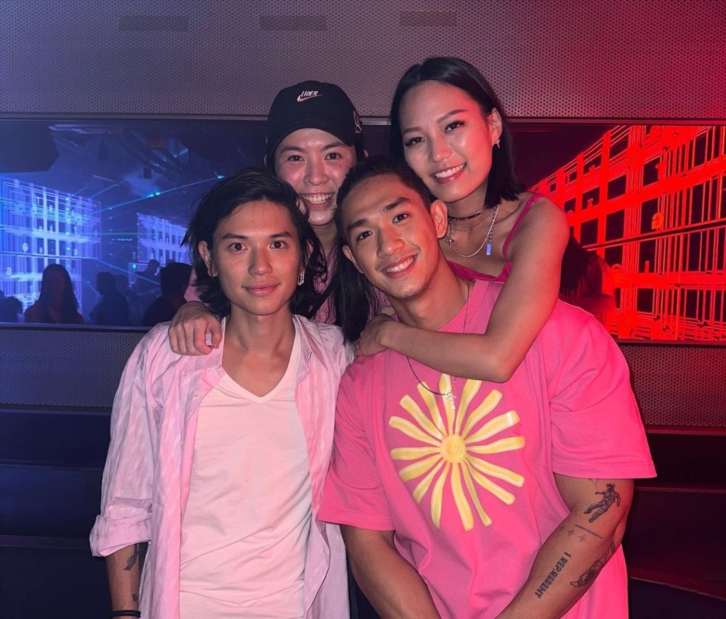 胡家三兄妹一向感情要好。