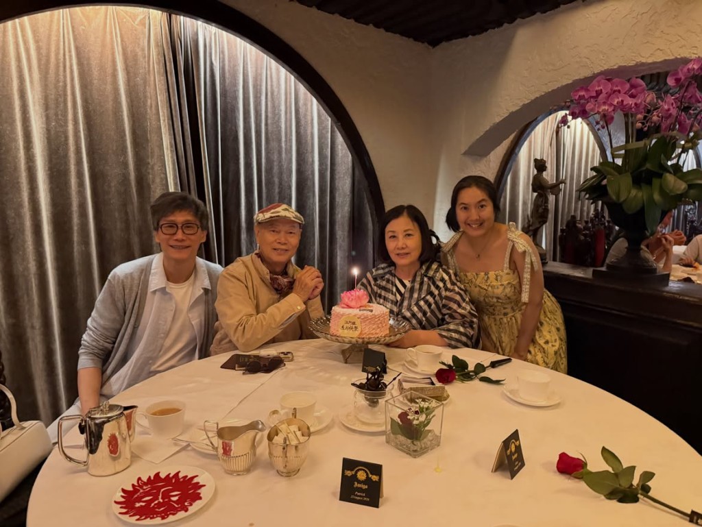 汪明荃近日獲契女沛妍為她慶祝79歲生日。