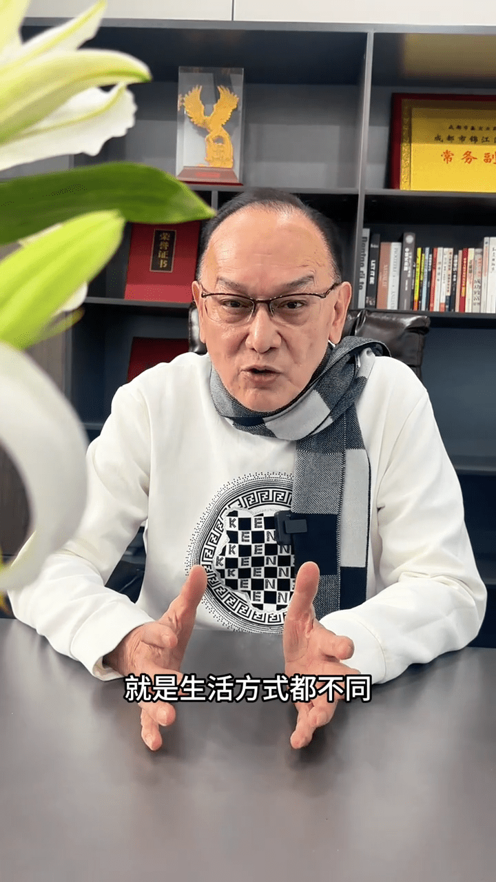曹查理稱,兩人因性格不合、生活方式不同而決定離婚。