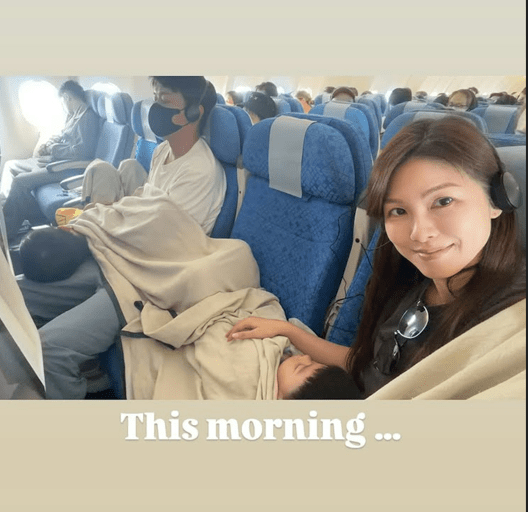 黎諾懿太太李潔瑩分享一家四口乘坐經濟艙的照片,獲網民稱讚貼地。