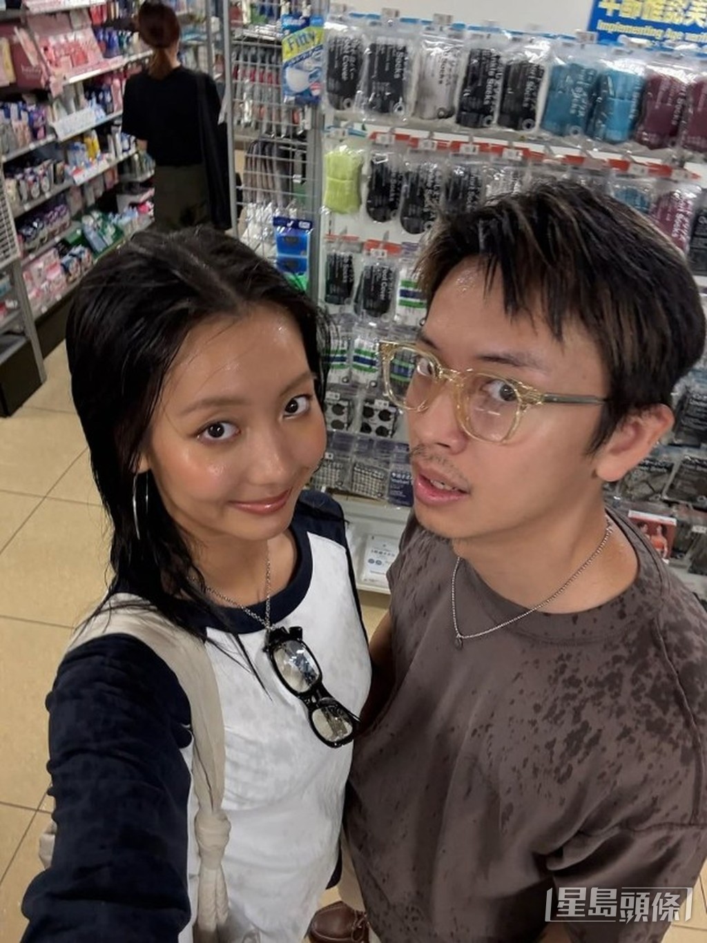 Marf（邱彥筒）與男友Locker（林家熙）在公開活動上選擇不合體露面。