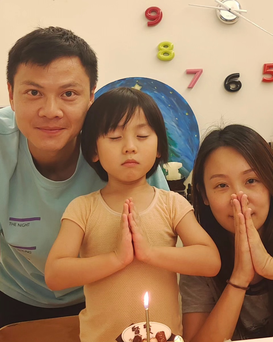 莫家淦婚後育有兩子莫朗翹和莫皓賢。
