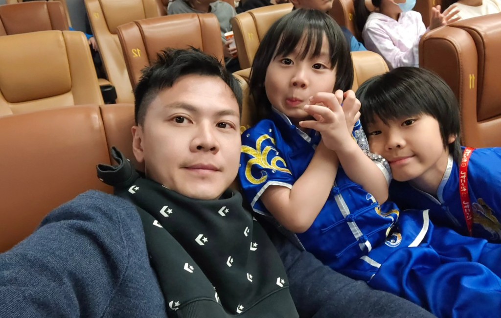莫家淦的大仔莫朗翹和細仔莫皓賢經常參加武術比賽。
