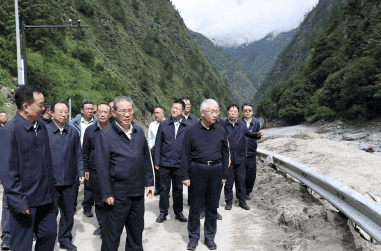 西藏吉隆泥石流災害 李強赴現場指導救援 7人遇難554人失聯