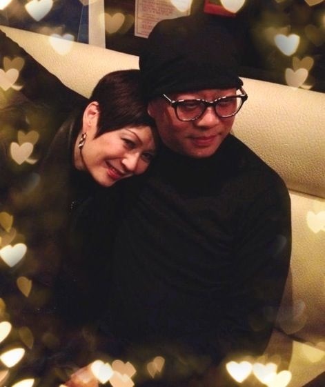 歐陽震華與太太傅潔嫻自1996年結婚至今,一直非常恩愛。