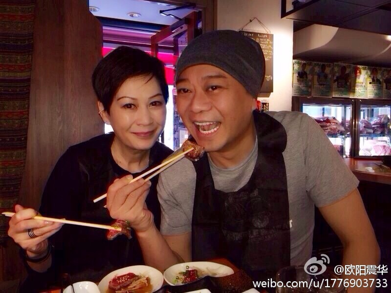 歐陽震華結婚多年,未有子女。