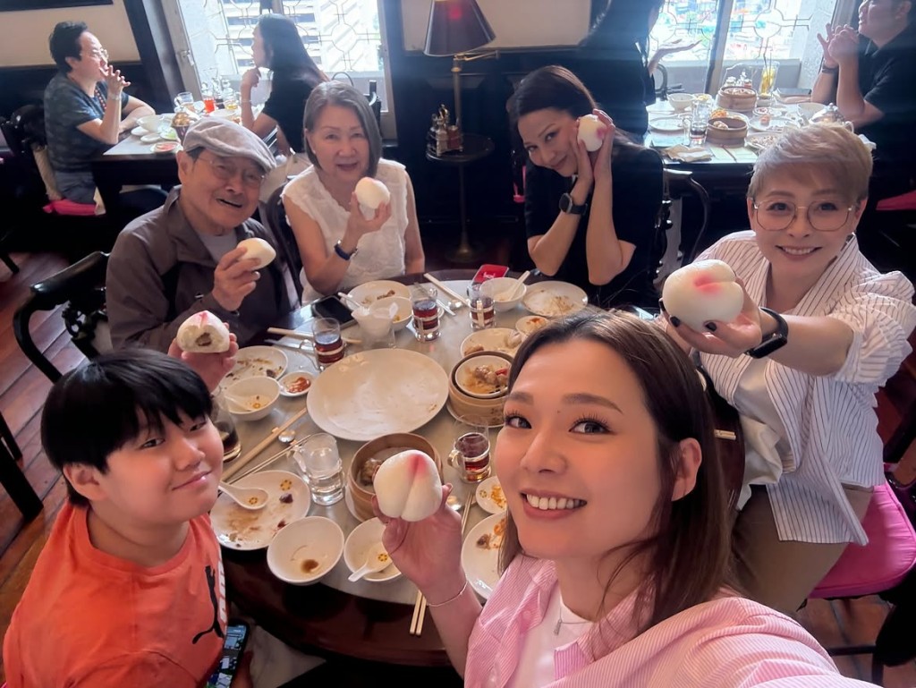 劉丹和李馥瑩二人甚有夫妻相。