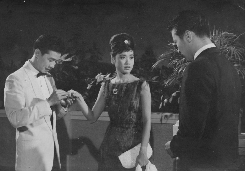 南紅與導演楚原合作無間,曾演出他執導的多部電影,包括1963年與謝賢、胡楓合作的《含淚的玫瑰》。