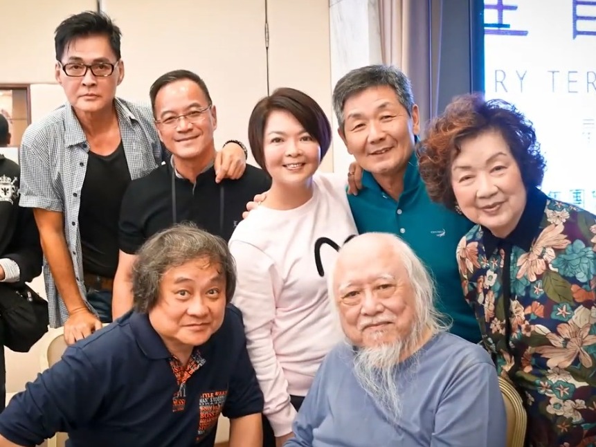 楚原生前不時與圈中朋友聚會。
