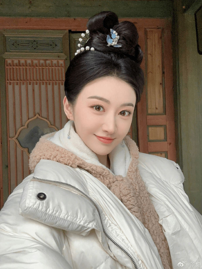 2021年,景甜因主演奇幻劇《司籐》獲得不少觀眾喜愛。