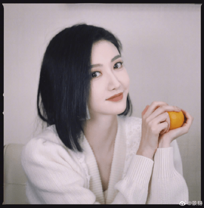 景甜於1988年7月21日在陝西省西安市出生,是華語影視女演員。