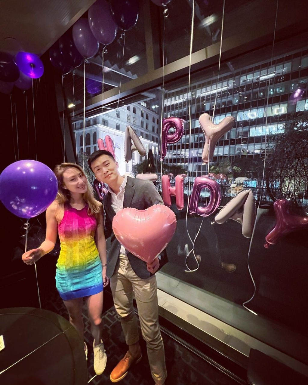 何超雲與前未婚夫Douglas曾經非常甜蜜,但二人似乎已經分手。