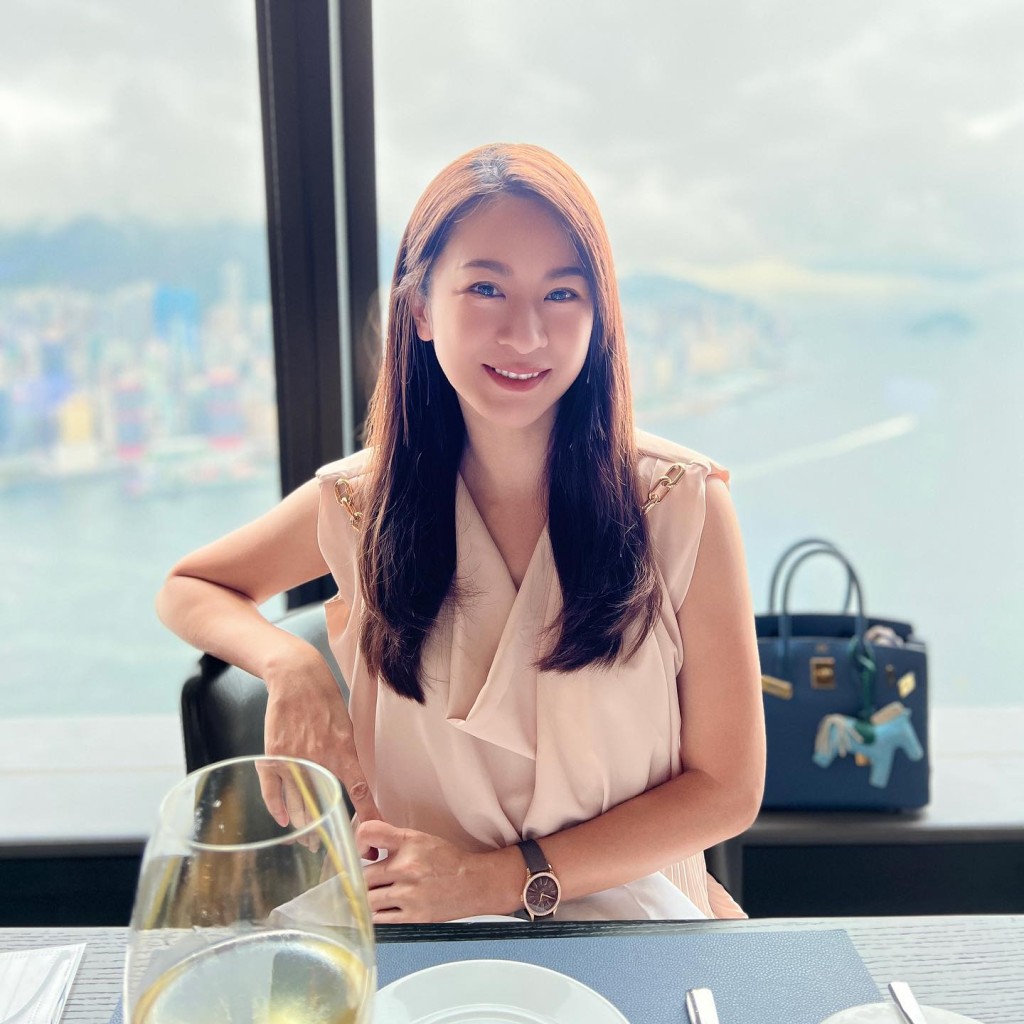 李焯寧收藏的名牌手袋包括Mini Kelly、Birkin、Constance等款式。