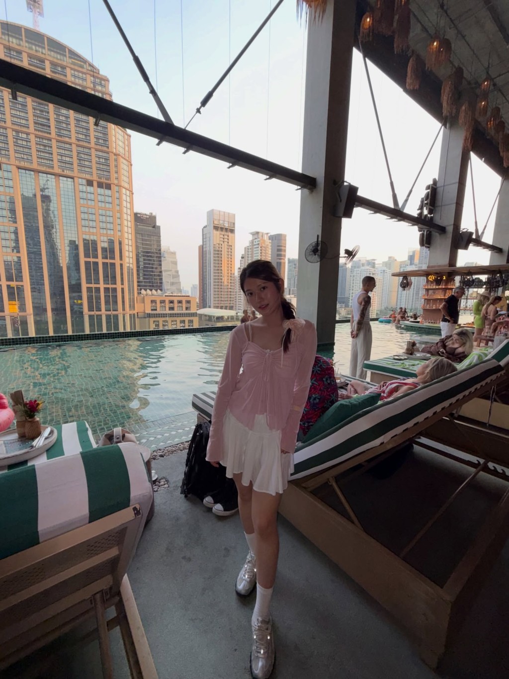 2號李澤欣說:「我係正常嘅香港女仔,做人行得正、企得正,所以乜嘢都唔會怕。」