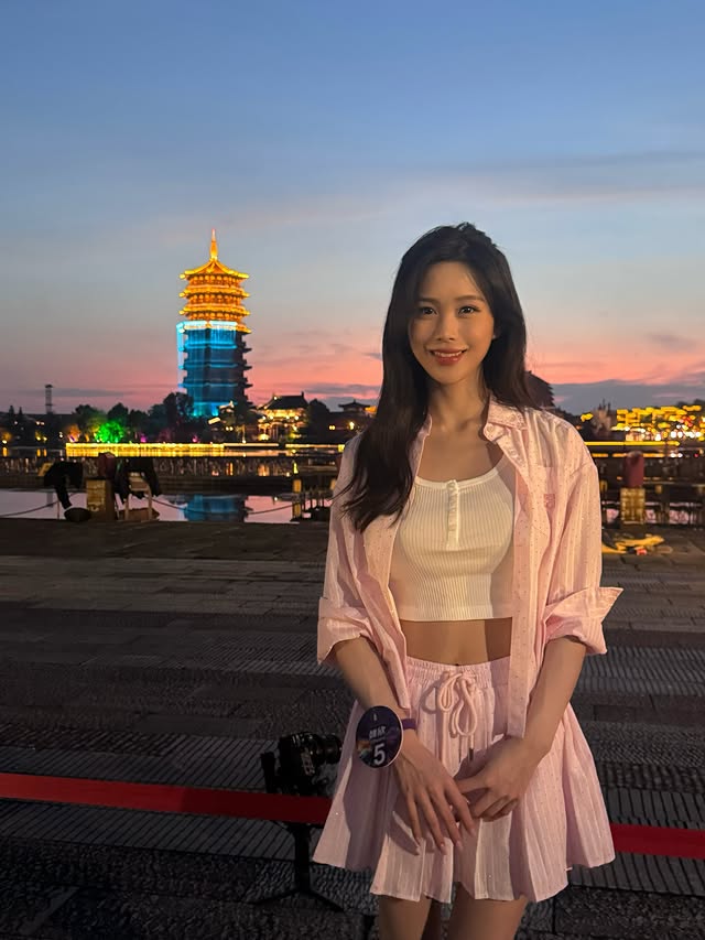 5號魏欣時刻保持自信優雅的笑容。