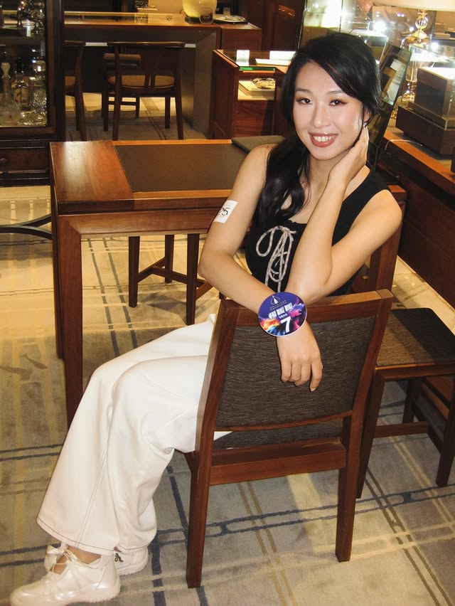 楊媛媛社會閱歷豐富。