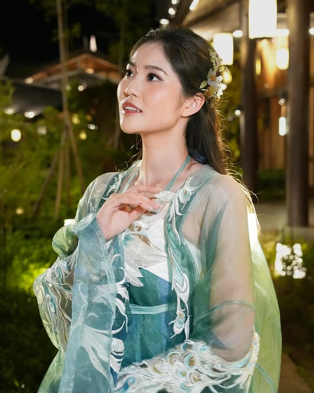 鄧匡閔對服裝細節極具敏感度。