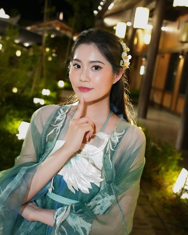 鄧匡閔搖身一變成為古裝仙氣美人。