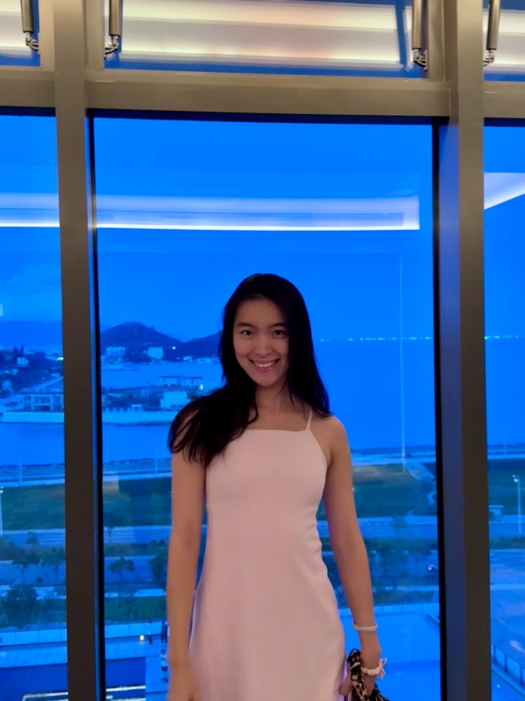 11號顏懿菲身材高䠷,完美展現充滿線條美。