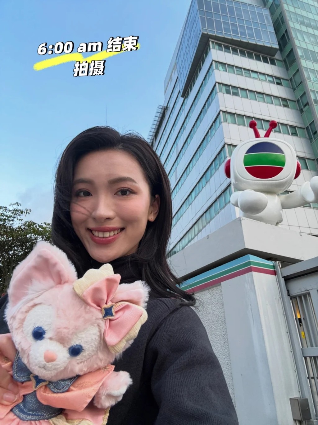 11號顏懿菲曾分享清晨6點才在TVB收工的自拍照,為選美傾盡全力。