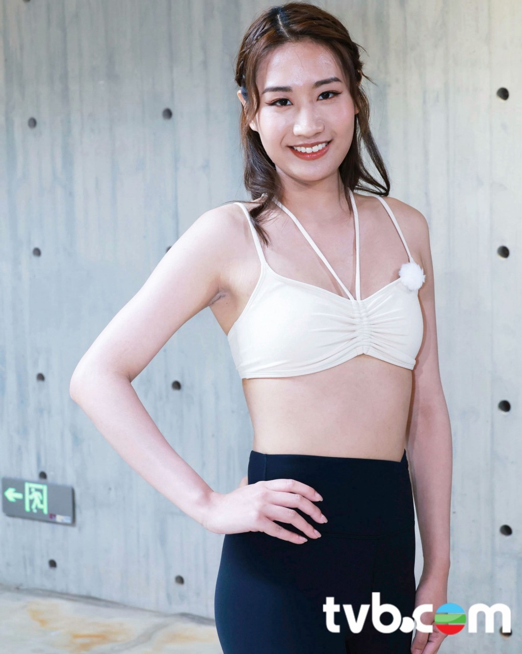 12號湯家琳的官方造型照,展現出健康性感的美態,完美駕馭不同風格。