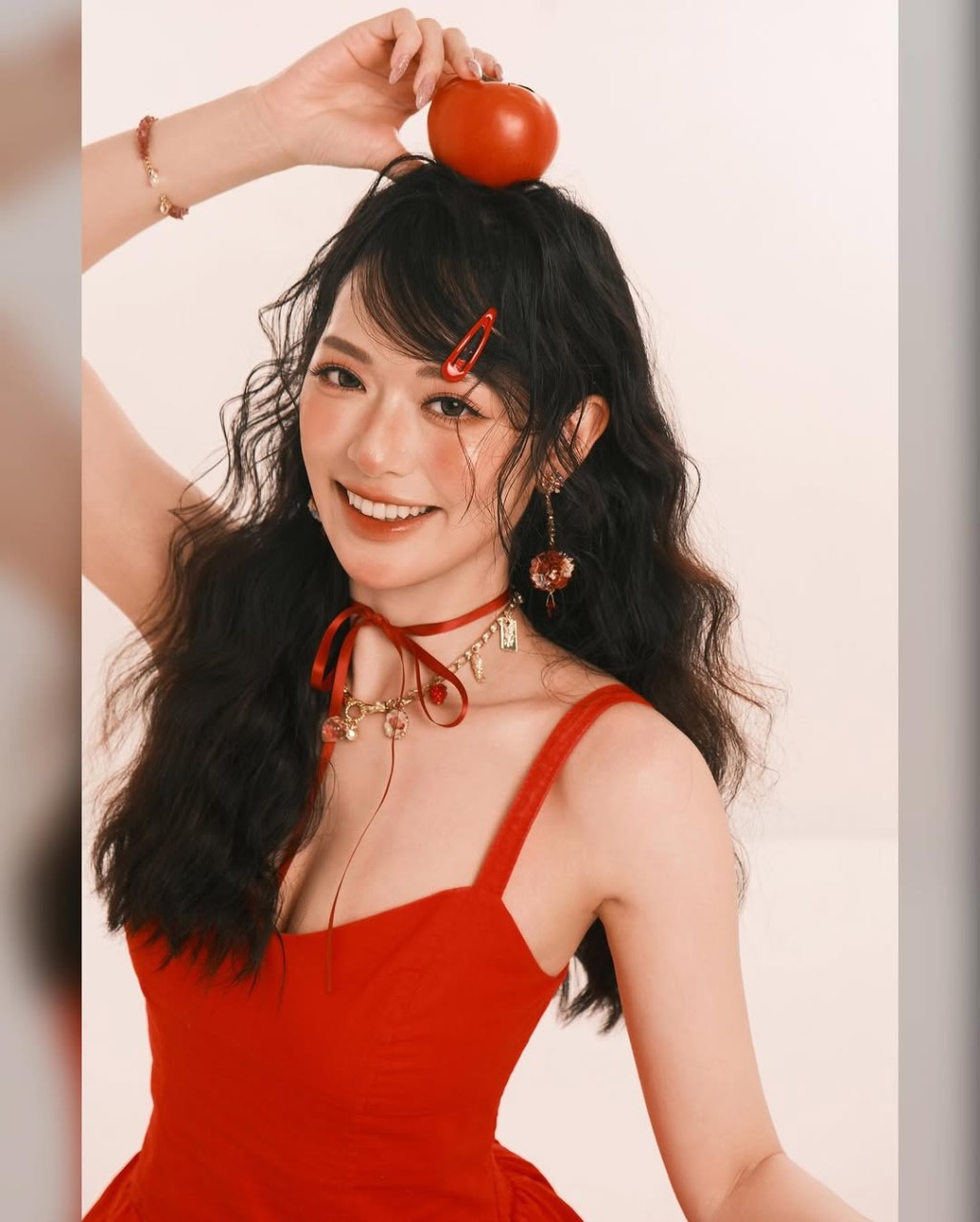 馮盈盈身材相當健美。