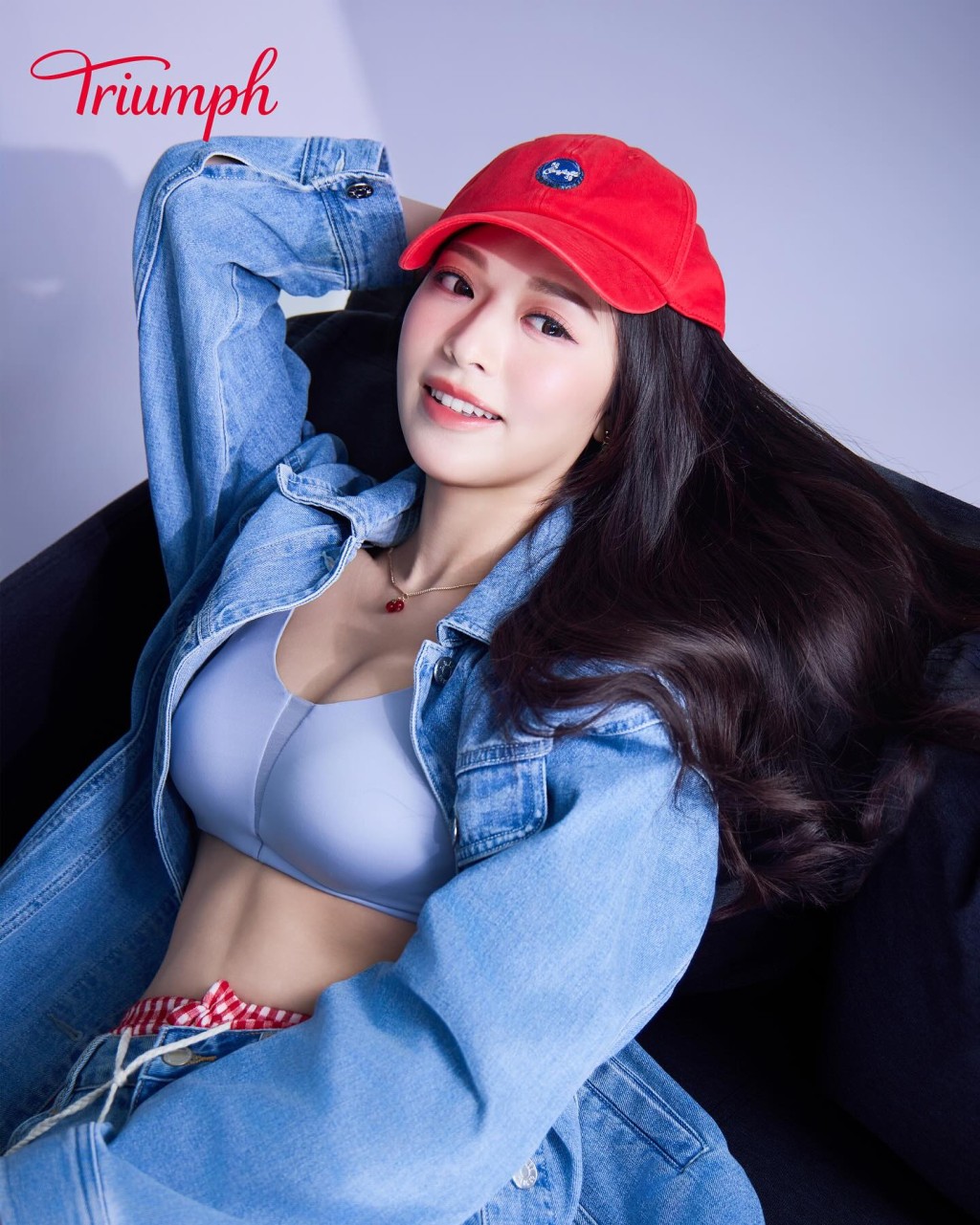 馮盈盈穿上簡約內衣時,身材效果突出,引起網民討論。