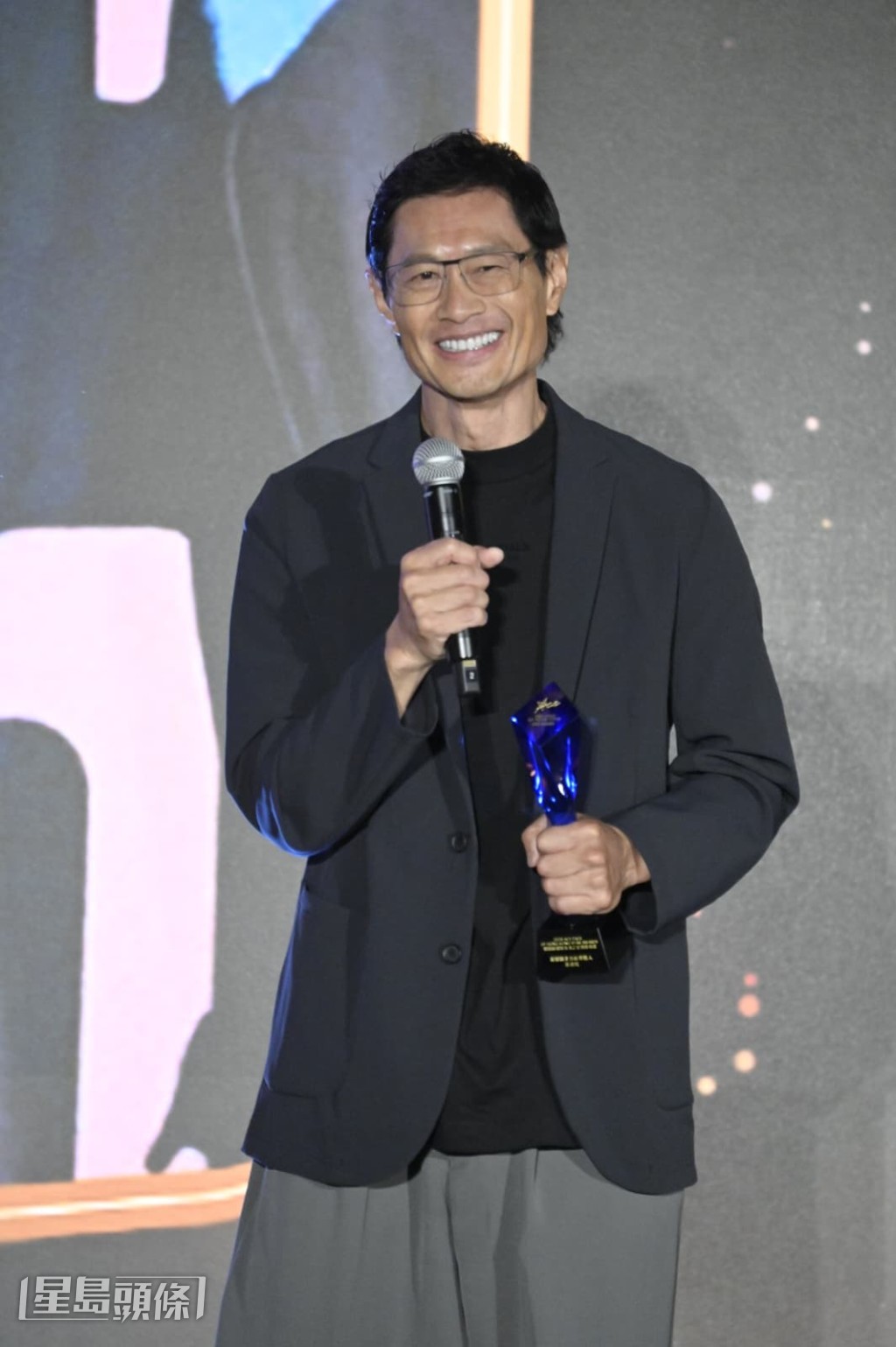 黃德斌表示希望有機會能與姜濤打匹克球，但知對方近期忙於籃球及工作。
