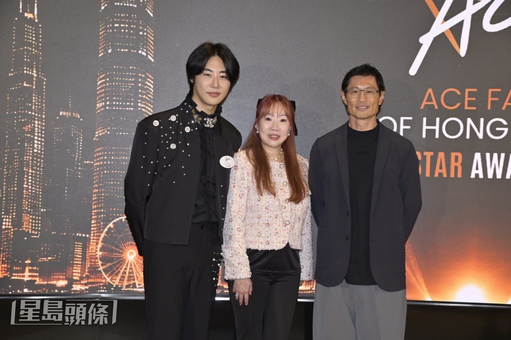 韓國YS GROUP創辦人Yong Heo與ACE娛樂創辦人唐安麒一同恭賀黃德斌。
