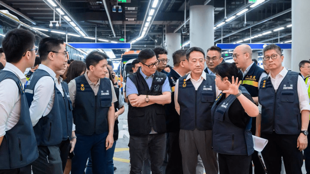 新皇崗口岸完成二萬人跨境壓力測試 海關引入流動X光車檢系統