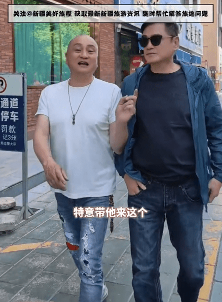 湯鎮宗與湯鎮業兩兄弟雖然只差2歲,但湯鎮宗看起來年輕十年。