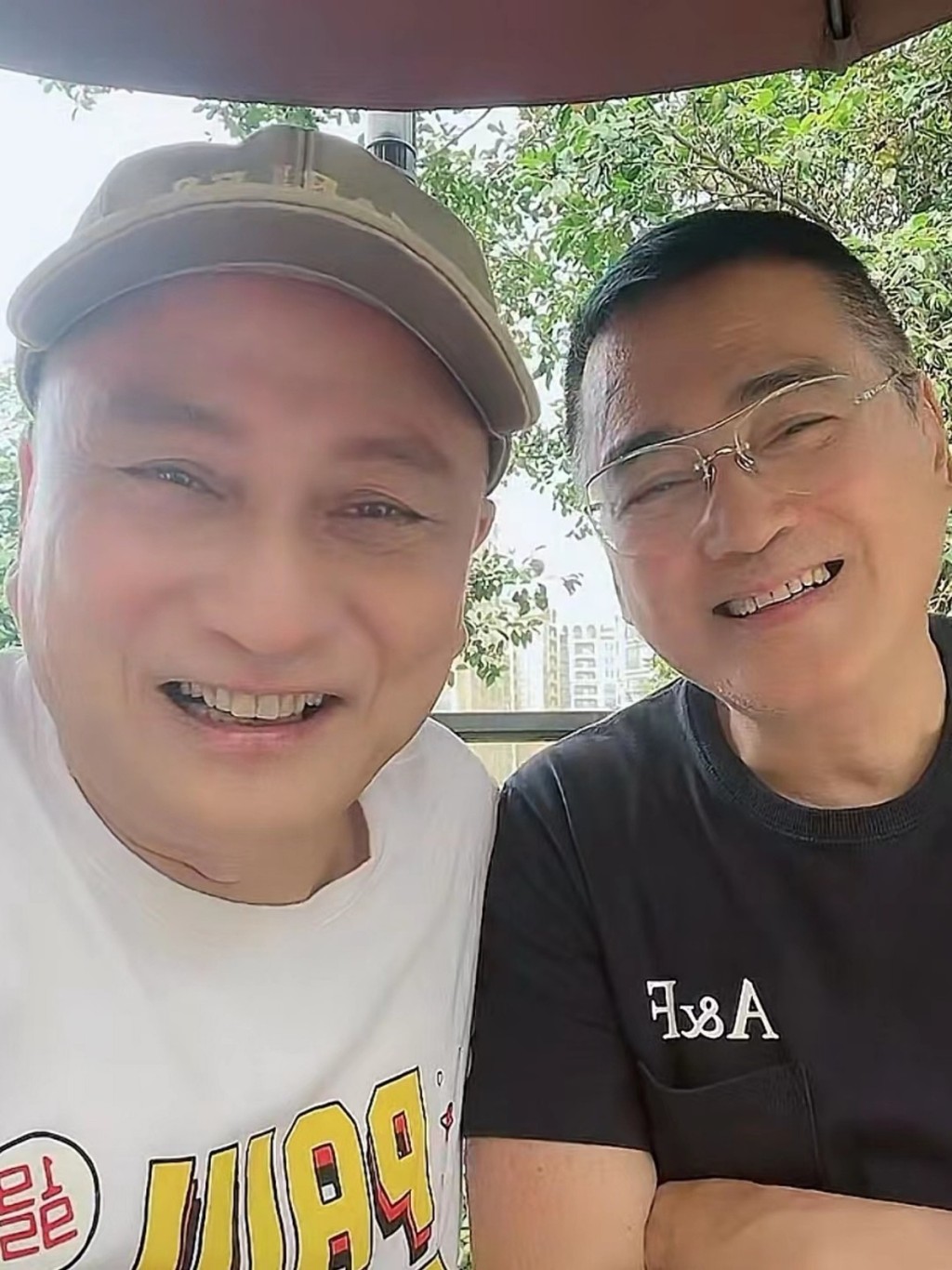 湯鎮業與湯鎮宗兩兄弟感情很好。