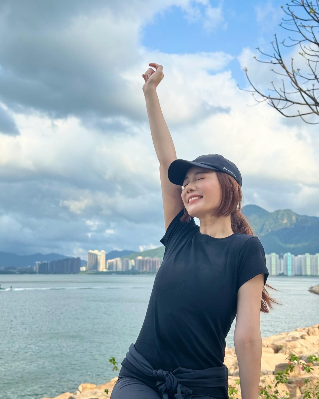 湯洛雯早前被指孕味甚濃,不少網民猜測她是否有喜。
