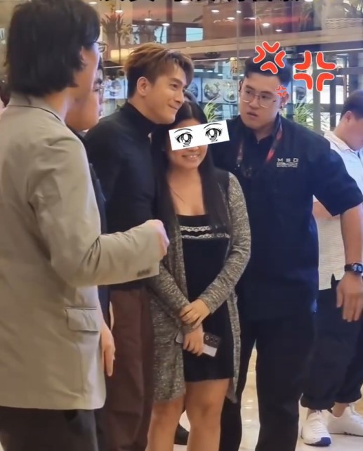 粉絲得到合照當然非常開心。