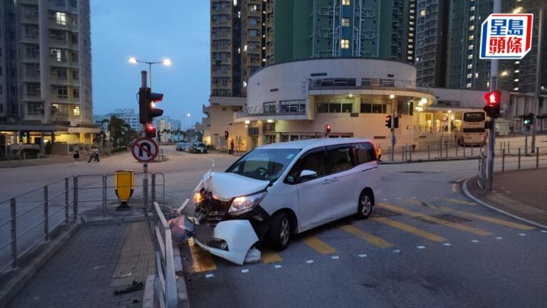 秀茂坪七人車凌晨失控撞欄 車頭嚴重損毀 司機事後離開現場