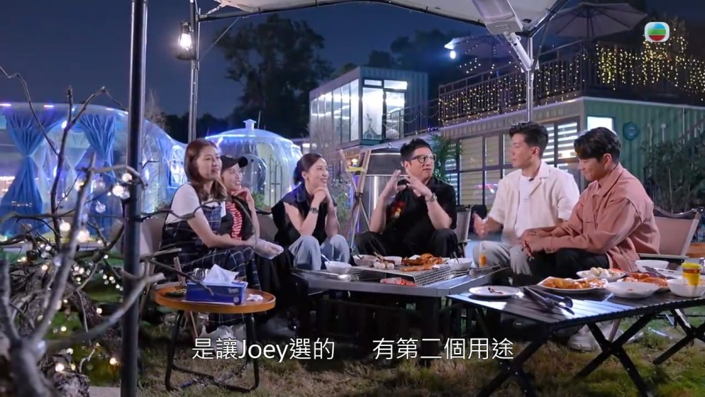單立文在《香港婚後事》中,笑指唯一未婚主持羅天宇「喺TVB逐個揀」。
