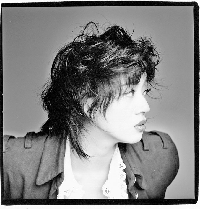 梅艷芳於2003年因子宮頸癌併發肺衰竭病逝，終年40歲。