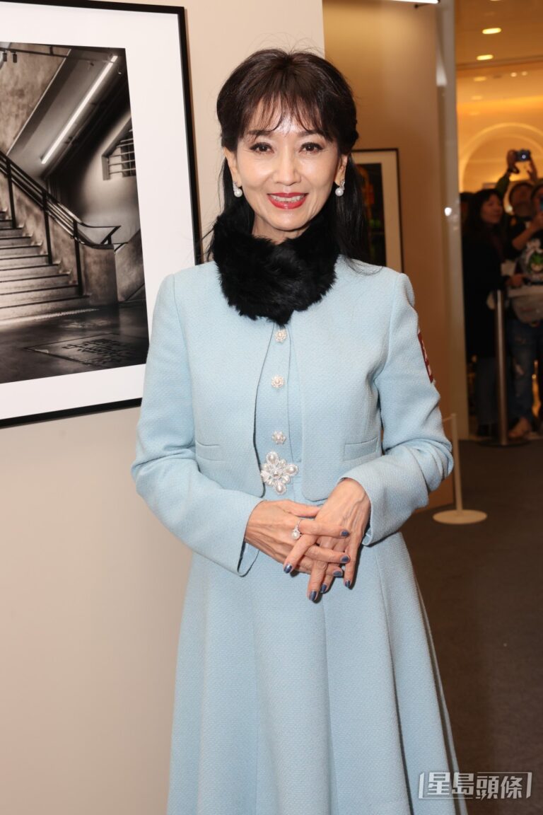 趙雅芝遇熱情粉絲擠擁感壓力 現場掩面落淚網民憂心