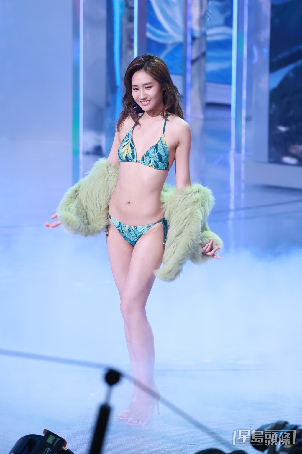 顏懿菲在台上從容對答