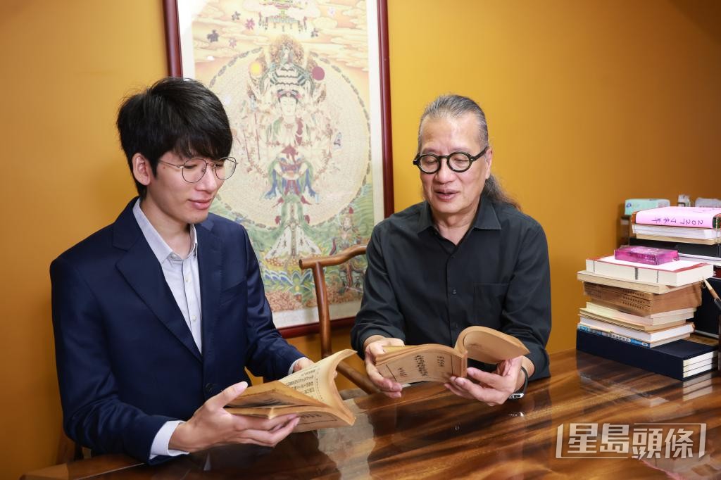 Edmond 坦言跟隨嚴父學習並不容易,但他希望能學到父親的玄學靈感及「觸機」絕招。