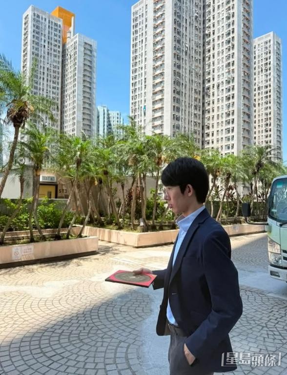 Edmond 因曾為著名練馬師韋達指點迷津而一戰成名,開始有客戶指定找他看風水。