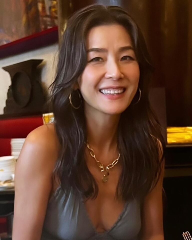 湯鎮業女兒湯愛嘉婚後首曬近照　凍齡媽媽姜坤溫馨慶生留言曝光
