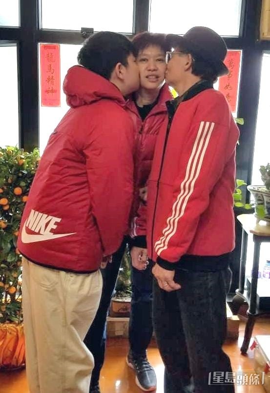 梅啟明與第二任妻子Joey及兒子Richard合照。