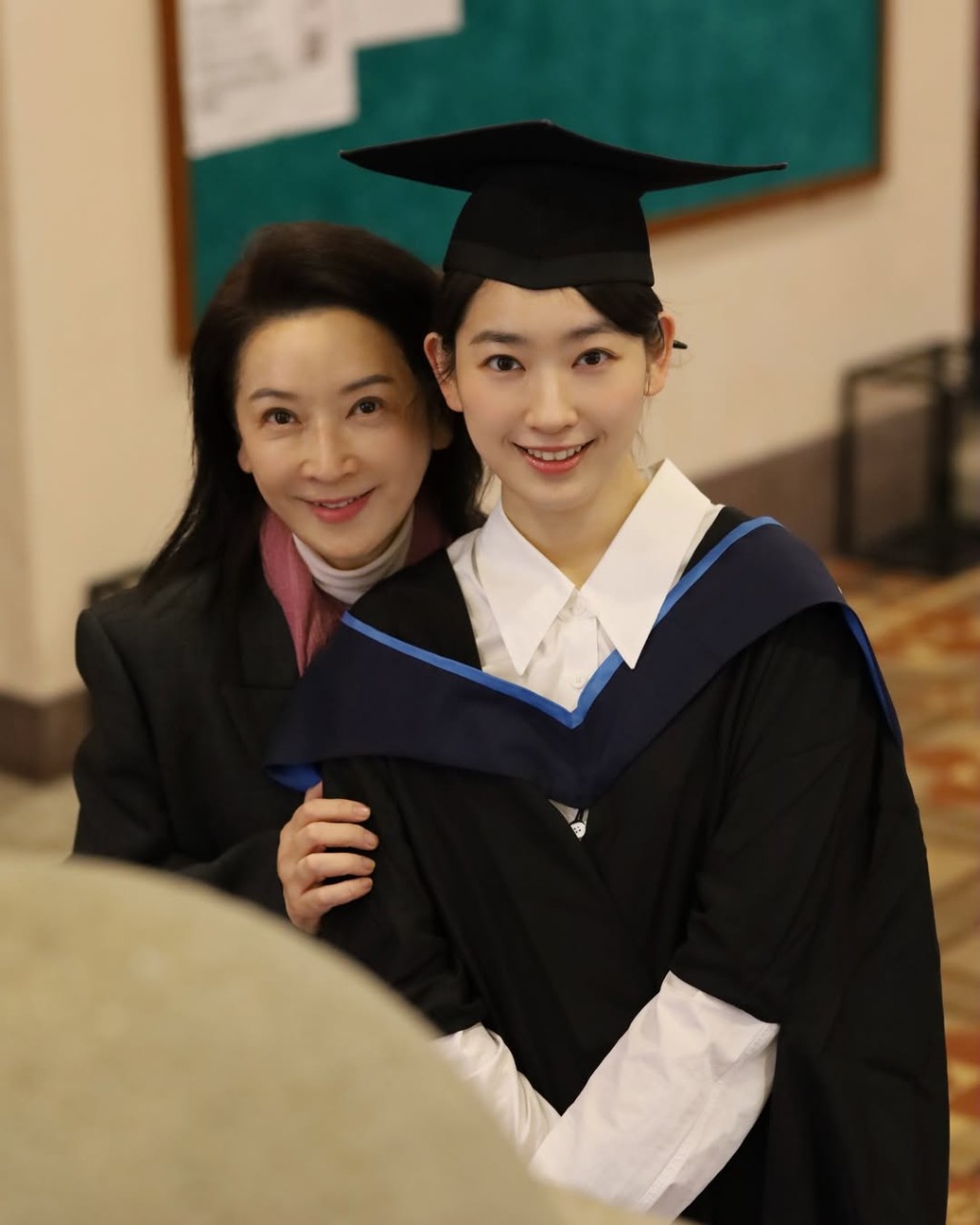 龔慈恩的大女林愷鈴攻讀英文文學及語言學碩士畢業。