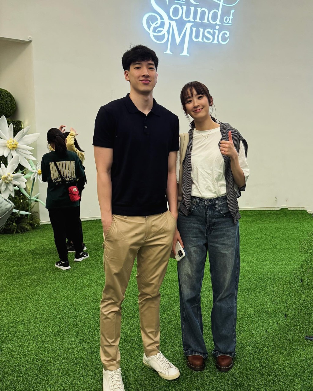 林卓毅高大帥氣。