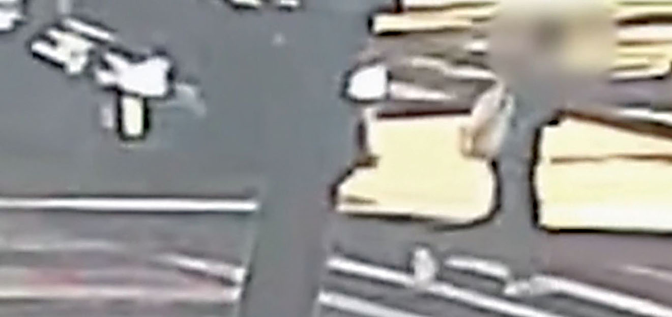 事故發生瞬間。監控視頻截圖