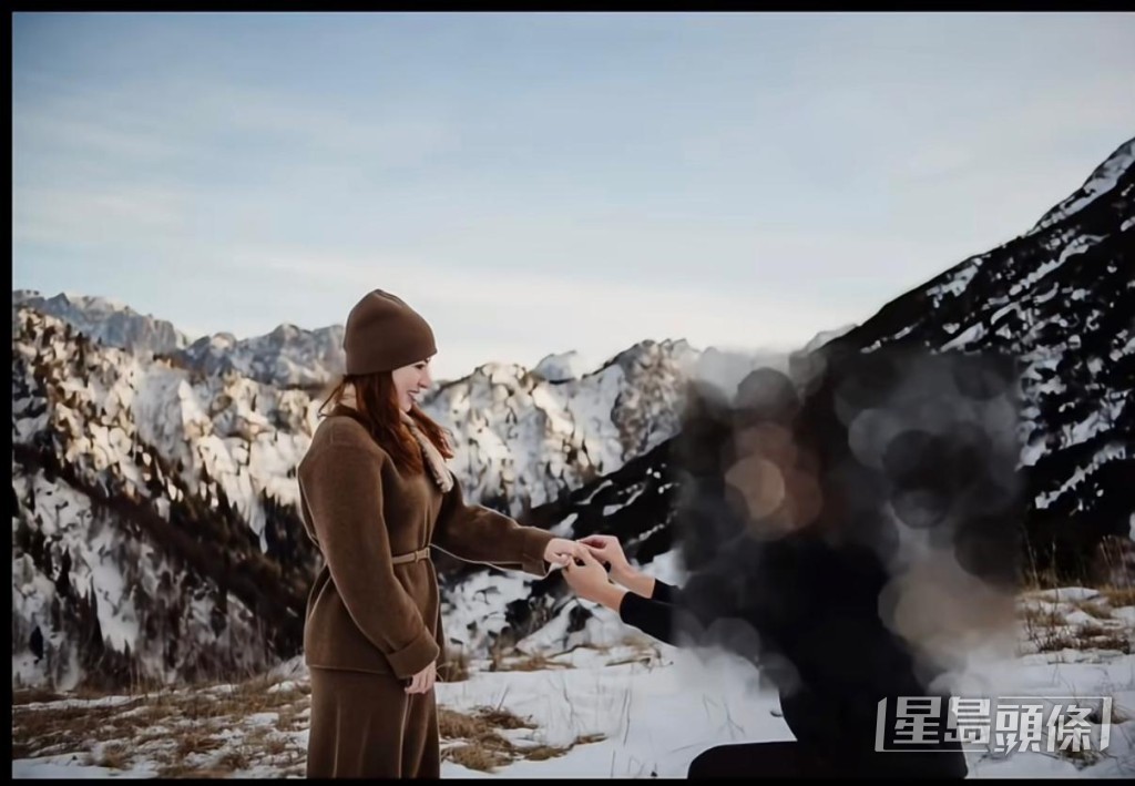施宇琪的未婚夫曾在雪地浪漫求婚。