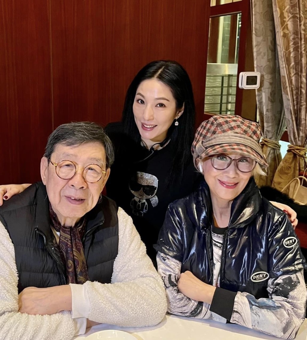 陳曼娜在娛樂圈交友廣闊。