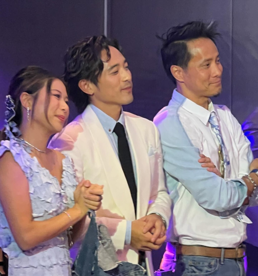 林德信與太太的婚禮照片中,可見太太腹部明顯隆起。
